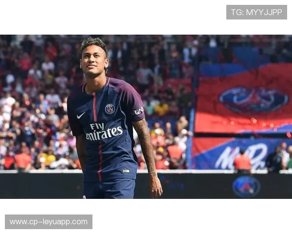 内马尔急停转身晃开角度后直指目标，巴西再次获得机会