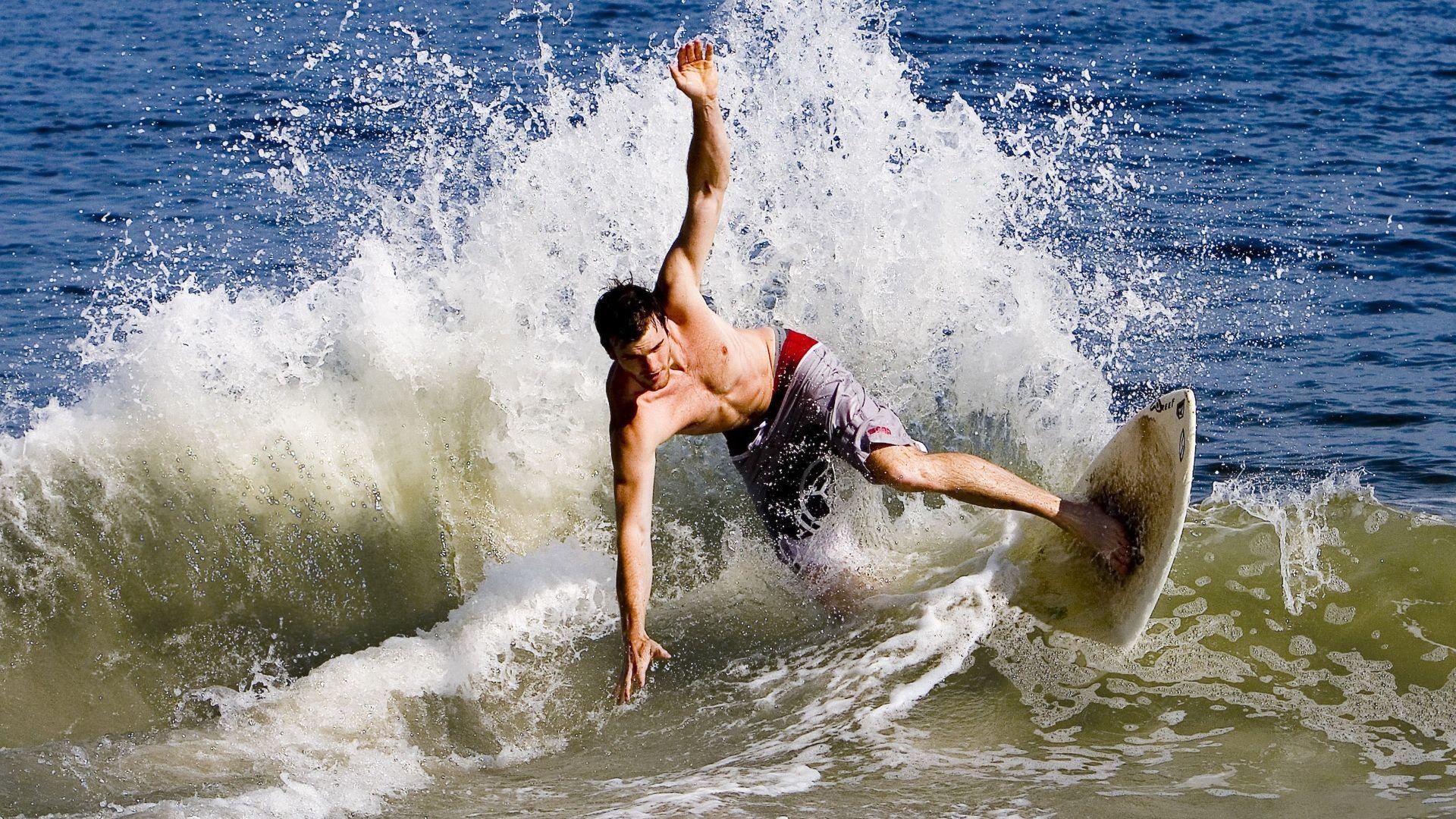 格林伍德的防守表现让袋鼠队在压力中屡屡守住关键比分，格林伍德强吗