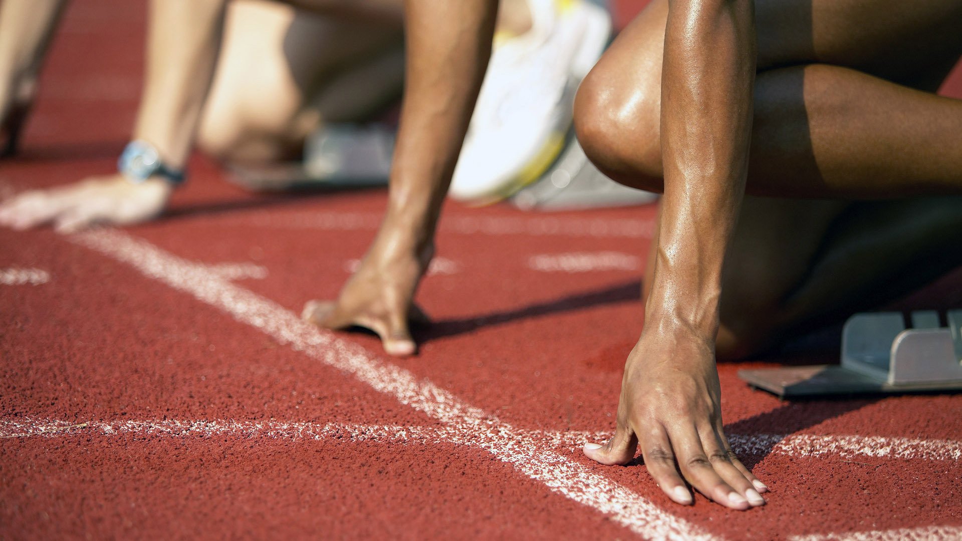 男子仰泳后程冲刺能力增强，仰泳运动